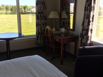 Overnight Unit - 1 Queen Bed (Wheelchair Accessible) 